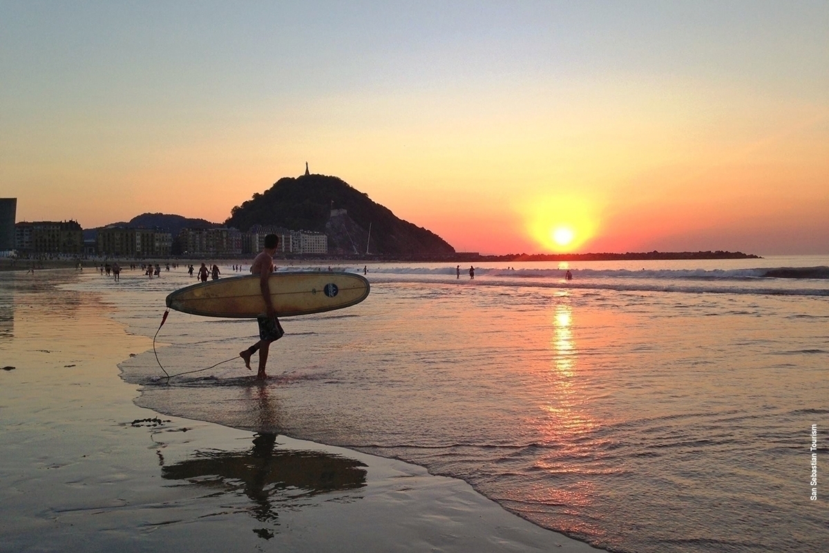 sansebastian surfing