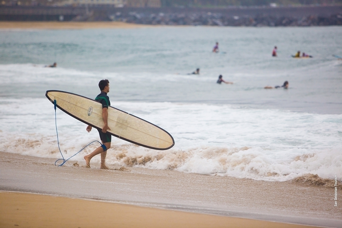 sansebastian surfing