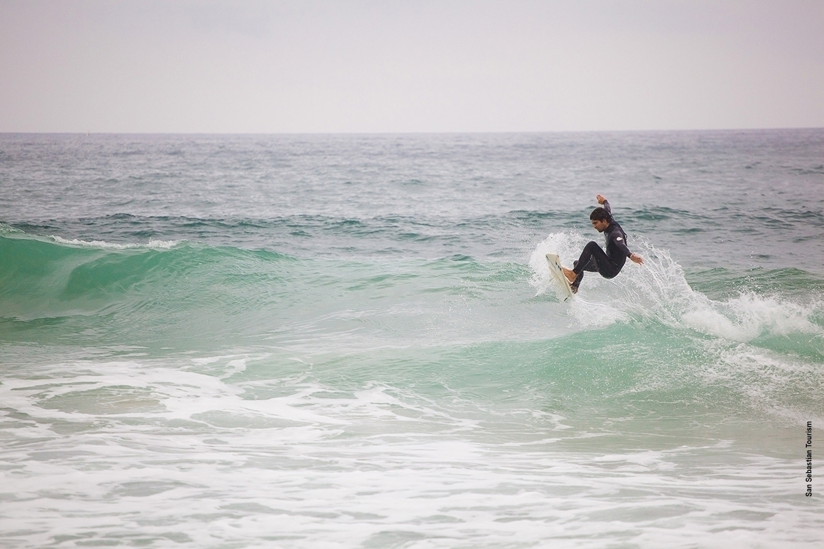 sansebastian surfing