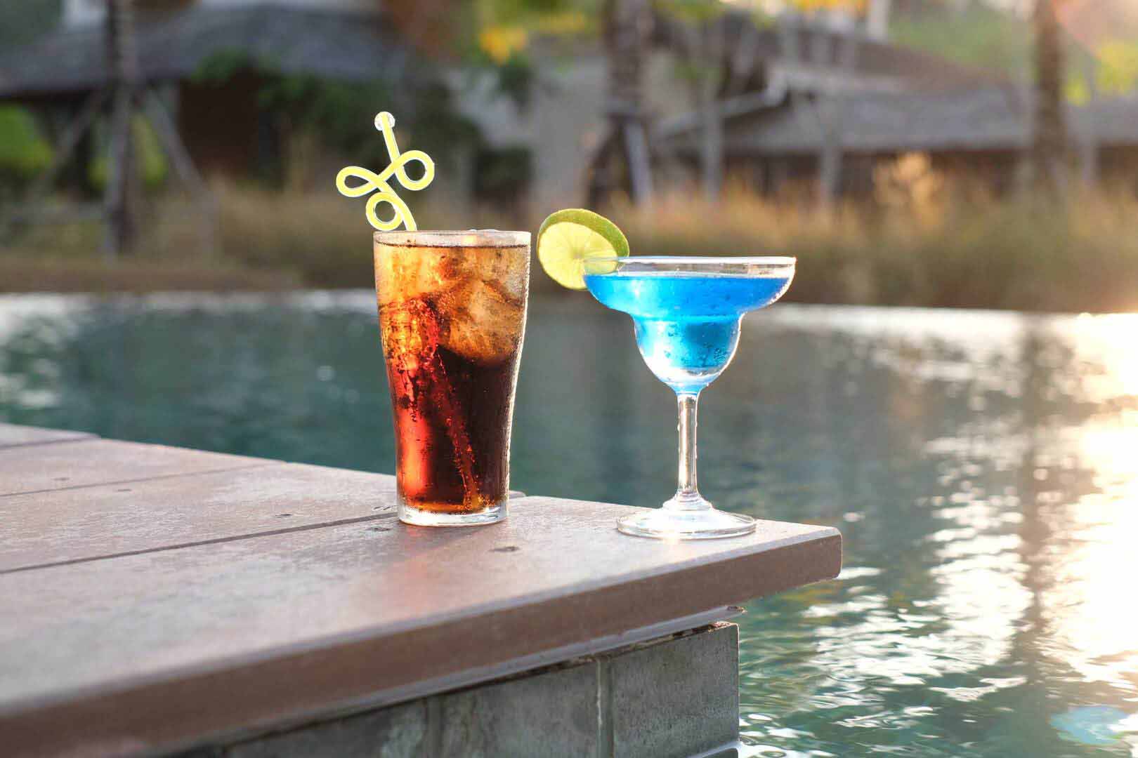 pool bar cocktails